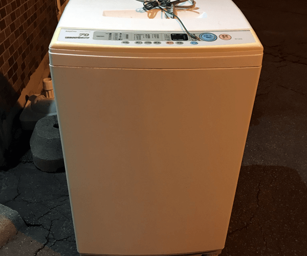 10年以上使っていた古い洗濯機を回収